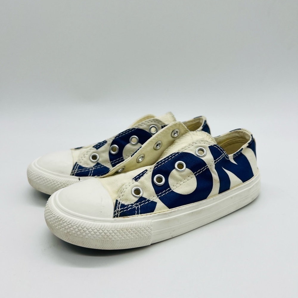 CONVERSE SNEAKERS WHITE WITHCONVERSE  IN LARGE BLUE LETTERS SIZE TODDLER 10